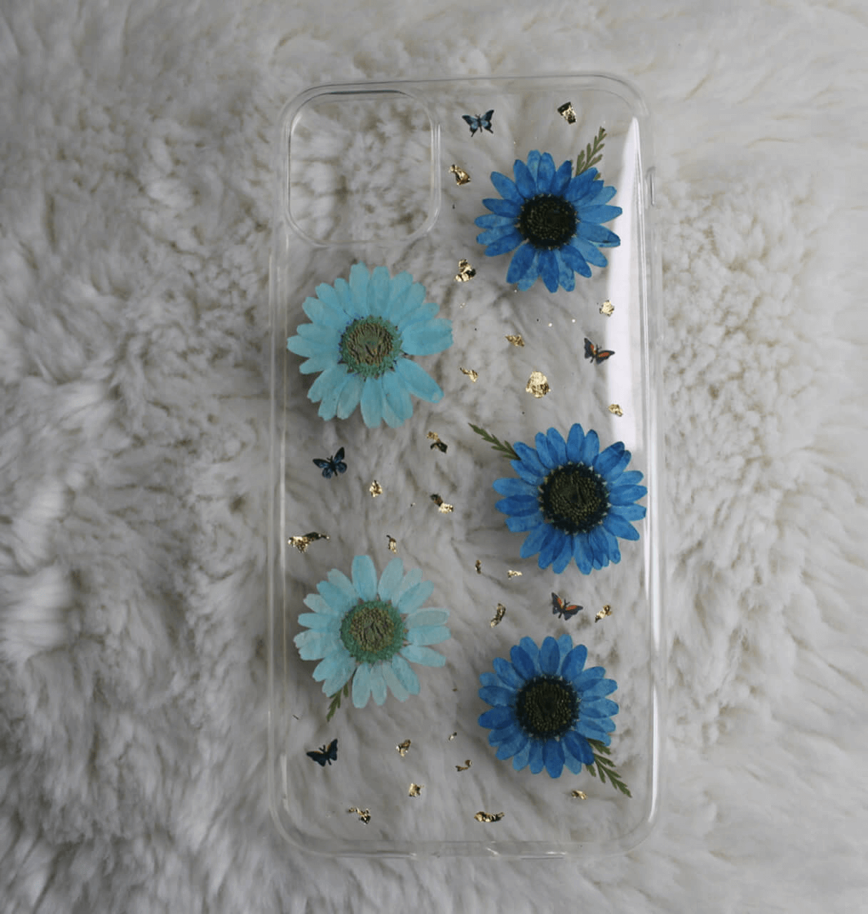coque fleurs sechees bleu